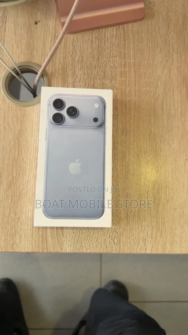 New Apple iPhone 18 Pro Max 256 GB Blue · Photo 3