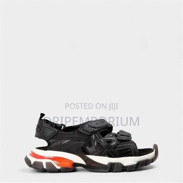 BALENCIAGA Triple S Sandal · Photo 1