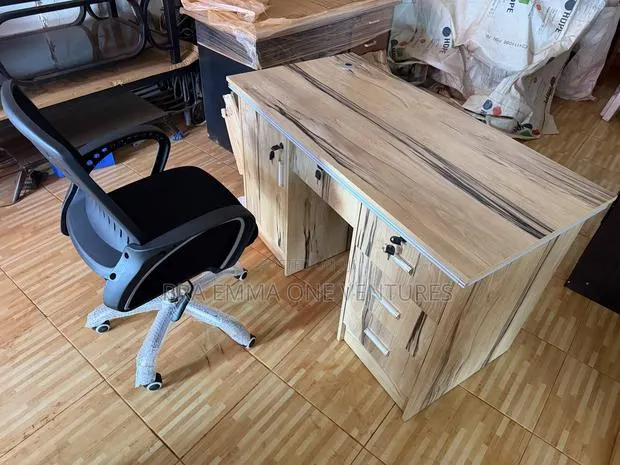 Nice Office Desk & Chair · Photo 1
