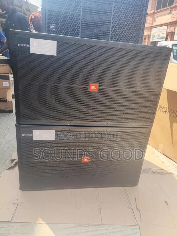 JBL Srx728s - Dual 18" Professional Bass · Photo 1