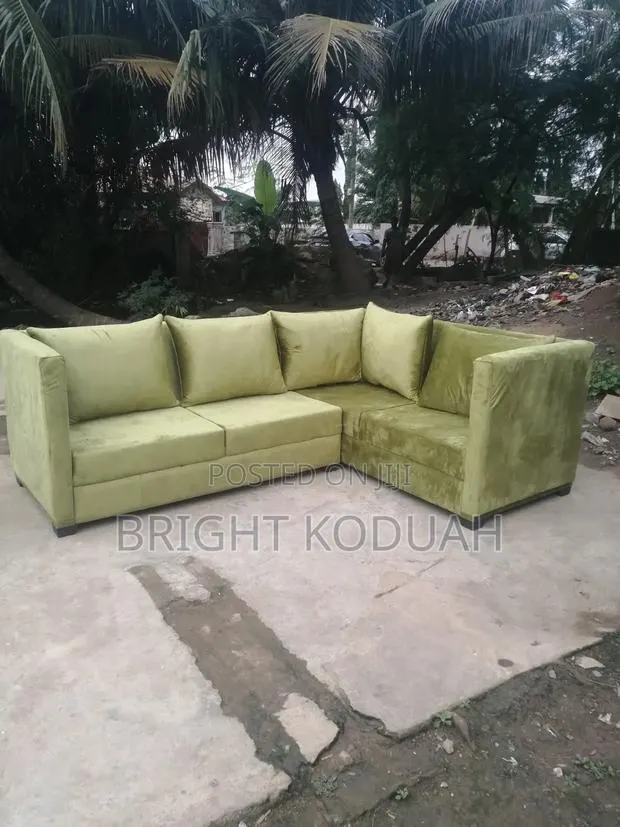 Modern Made Culved Sofas · Photo 1