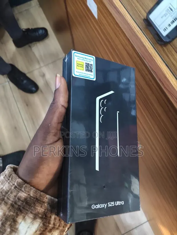 New Samsung Galaxy S25 Ultra 256 GB Black · Photo 1