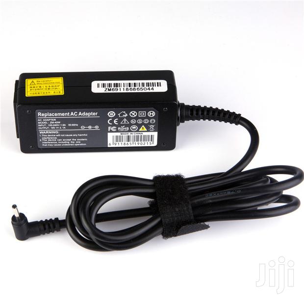 ASUS Eee 1005ha Series 19V 2.1A 40W Laptop Adapter Charger · Photo 2
