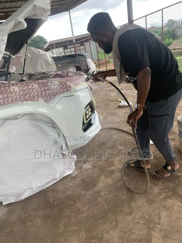 Professional Car Body Repairs Spraying - Kumasi · Photo 1