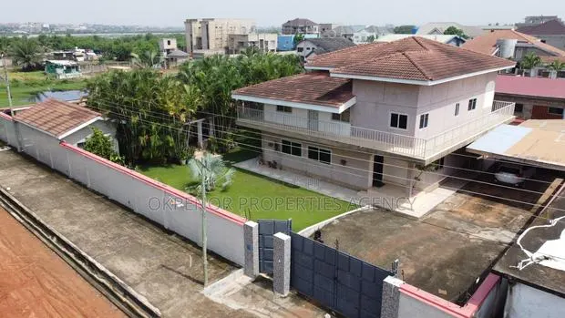 5bdrm House in Community6, Tema Metropolitan for sale · Photo 1