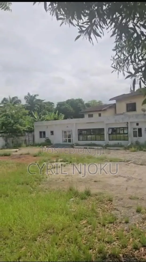 2 Plots of Land and Boys Quarters for Sale at the Bank Hospital Canton · Photo 4