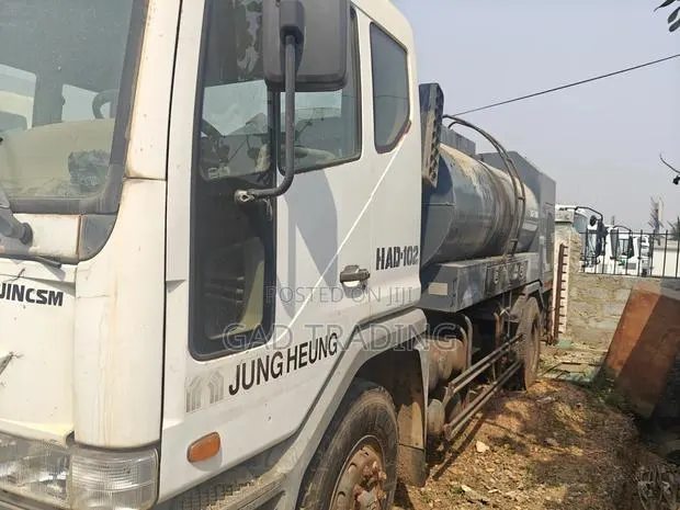 Botamin Tanker With Neat Engine · Photo 1