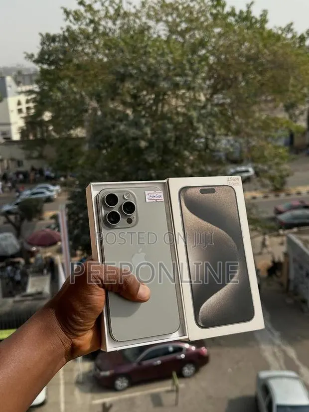 Apple iPhone 15 Pro Max 256 GB · Photo 1