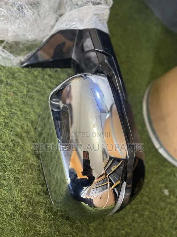 Toyota Tundra Driving Mirror Full Option 2023 2024 2025 2026 · Photo 1