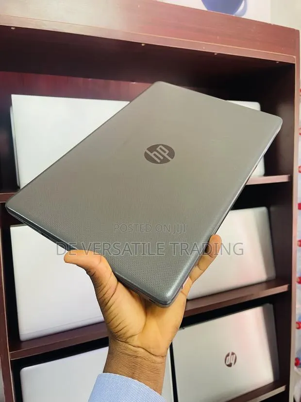 Laptop HP 15 8GB AMD Ryzen 5 HDD+SSD 256GB · Photo 1