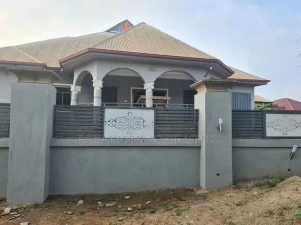 Furnished 6bdrm House in Born To Pray Estate, Atwima Nwabiagya for sale · Photo 1