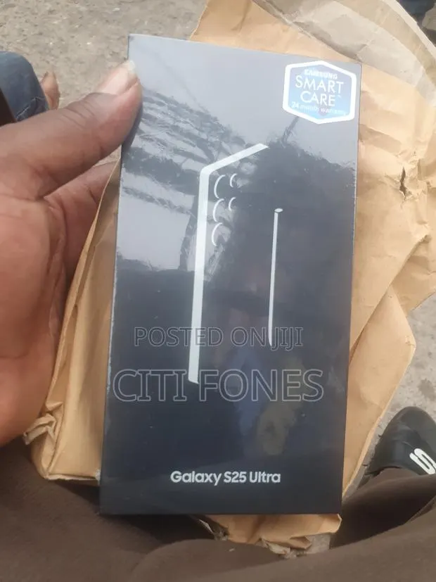 New Samsung Galaxy S25 Ultra 1 TB Black · Photo 1