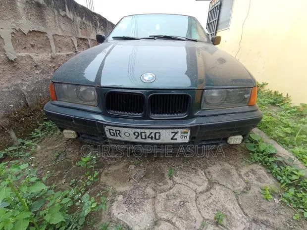 BMW 318i 1999 Green · Photo 1
