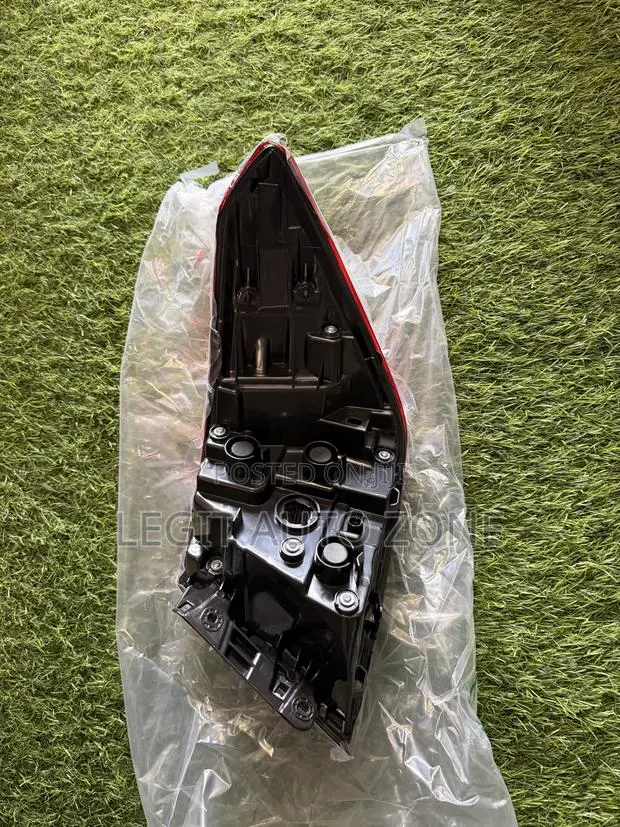 Honda Civic 2022,2023,2024,2025, Taillights Available · Photo 1