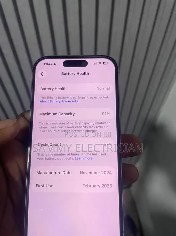 Apple iPhone 16 Pro 128 GB Silver · Photo 1