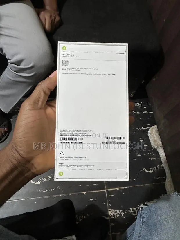 New Apple iPhone 17 Pro Max 512 GB Blue · Photo 1