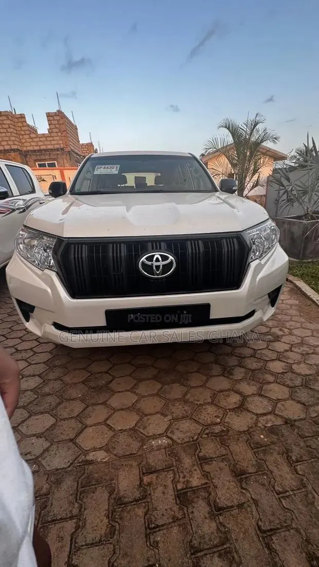Toyota Land Cruiser Prado 2.7 2023 White · Photo 1
