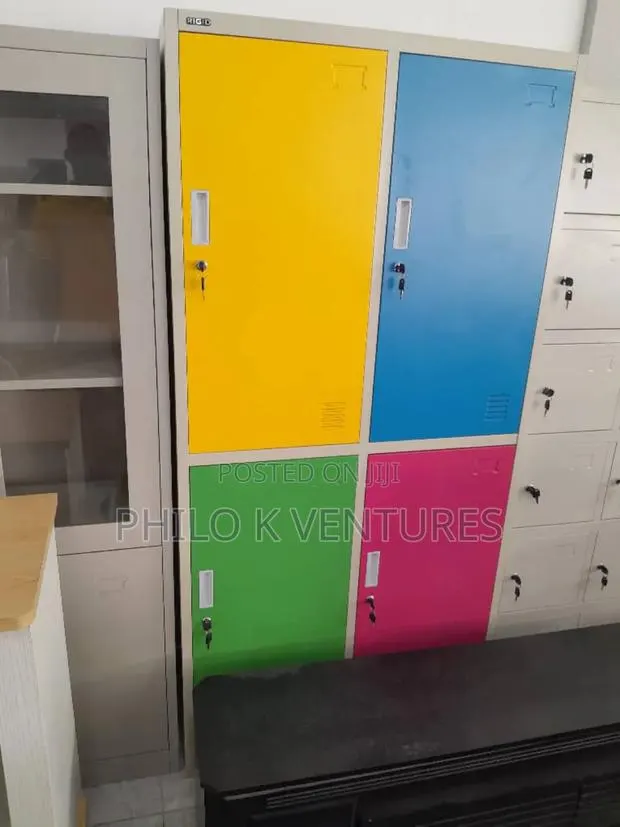 Colourful 4 Lockers · Photo 1