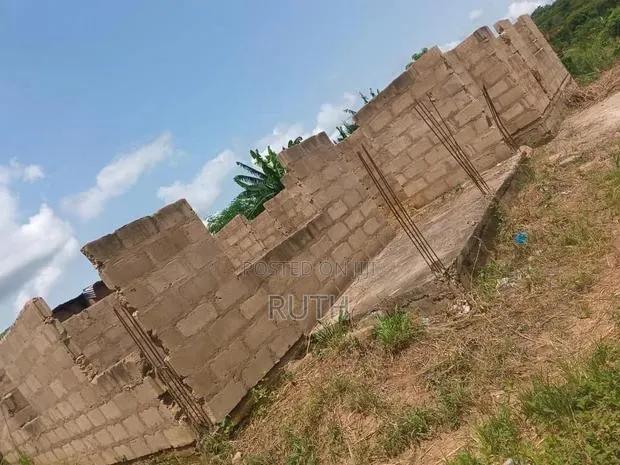 Uncompleted Building · Photo 1