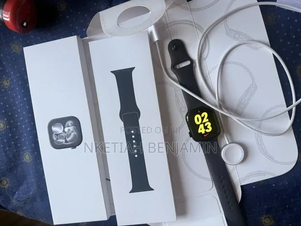 Apple Watch Series 11 · Photo 1
