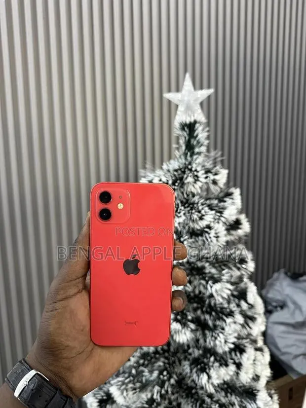 Apple iPhone 12 128 GB Red · Photo 1