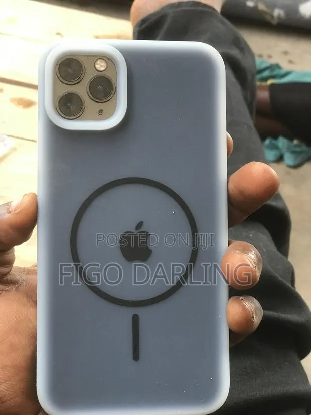 Apple iPhone 11 Pro Max 64 GB Black · Photo 1