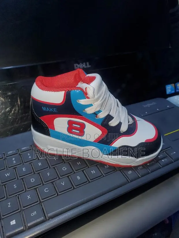 Boys Footwear Size 25 · Photo 1