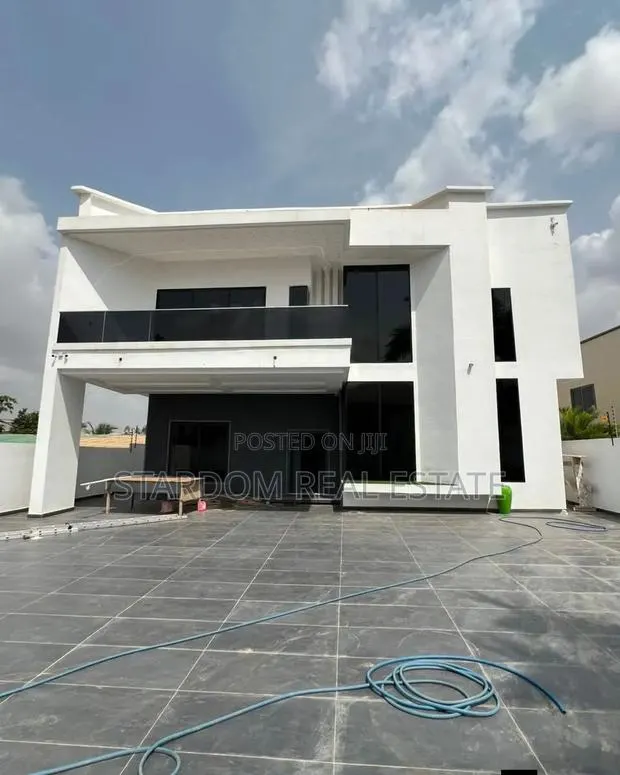 4bdrm Duplex in Ashongman Estate, Police Station for sale · Photo 1