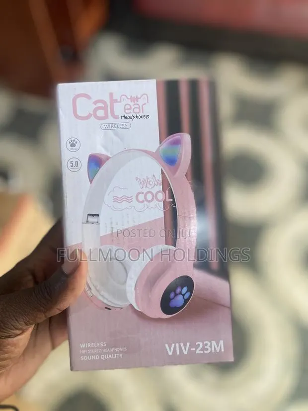 Cat Ear Bluetooth Headphones · Photo 1