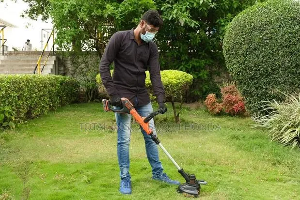 Cordless Bush Cutters · Photo 1