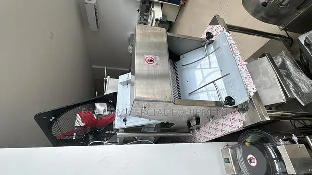 Commercial Stainless Steel Bread Slicer · Photo 1