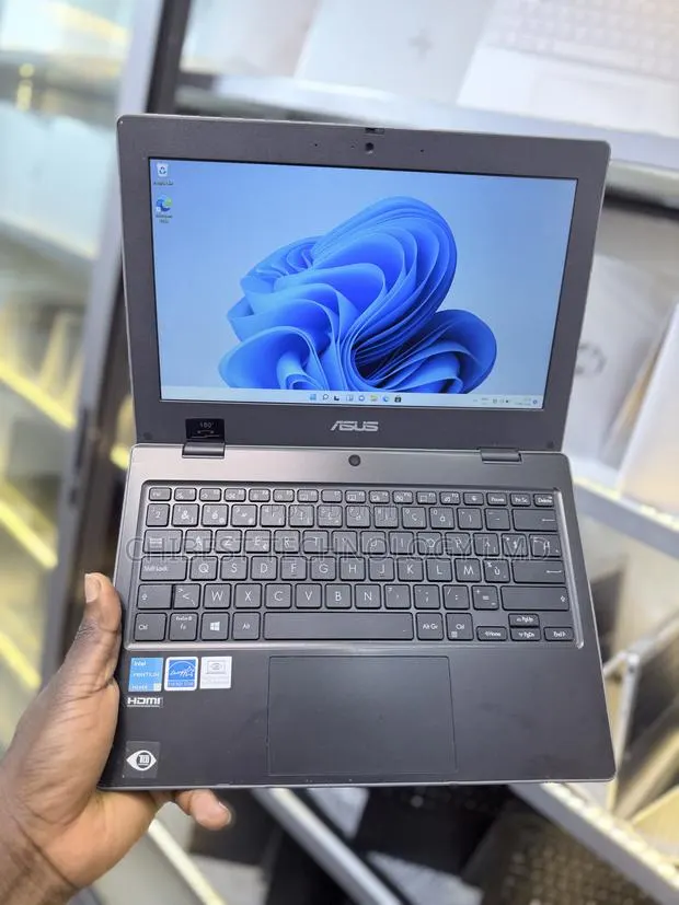 Laptop Asus A52JR 8GB Intel Celeron SSD 128GB · Photo 1