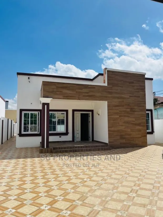 3bdrm House in Coca Cola, Spintex for Sale