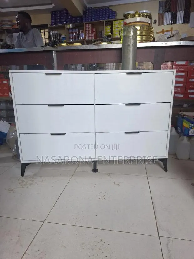 LDG 6 Drawer Cabinet · Photo 1