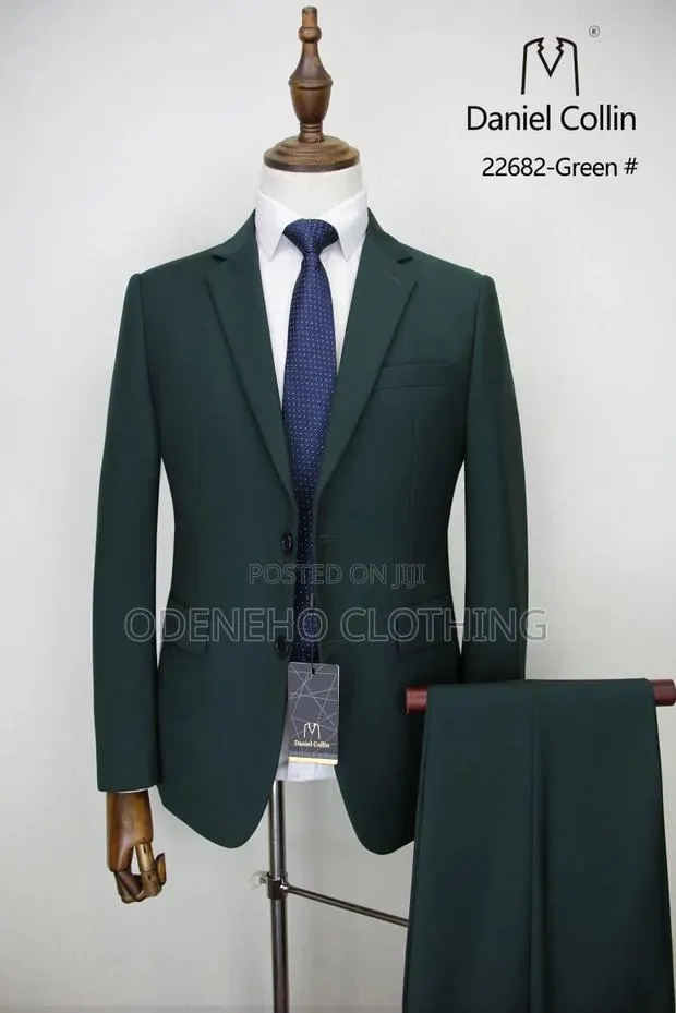Official and Graduation Suit for Men · Photo 1