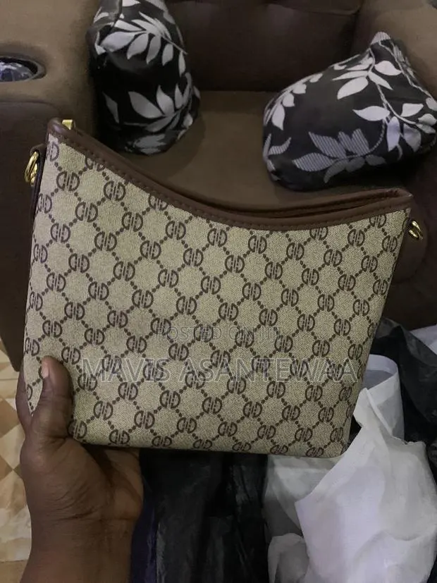 Ladies Bags · Photo 1
