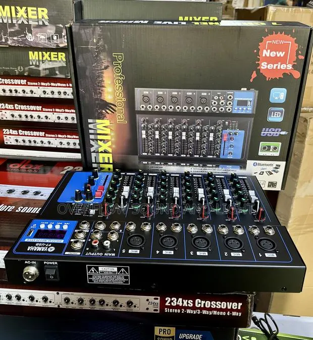 Yamaha F7 7-Channels Live Mixer · Photo 1