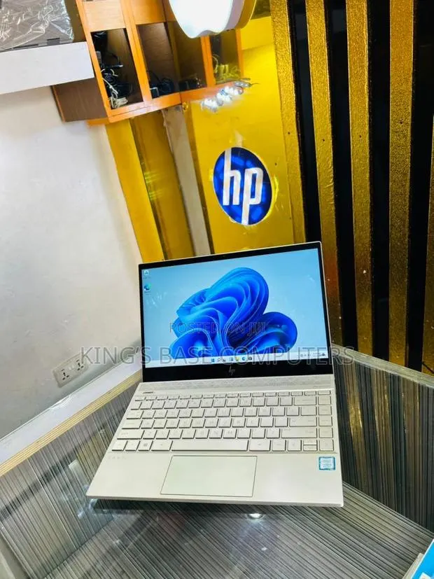 Laptop HP Envy 13 8GB Intel Core i5 SSD 256GB · Photo 1