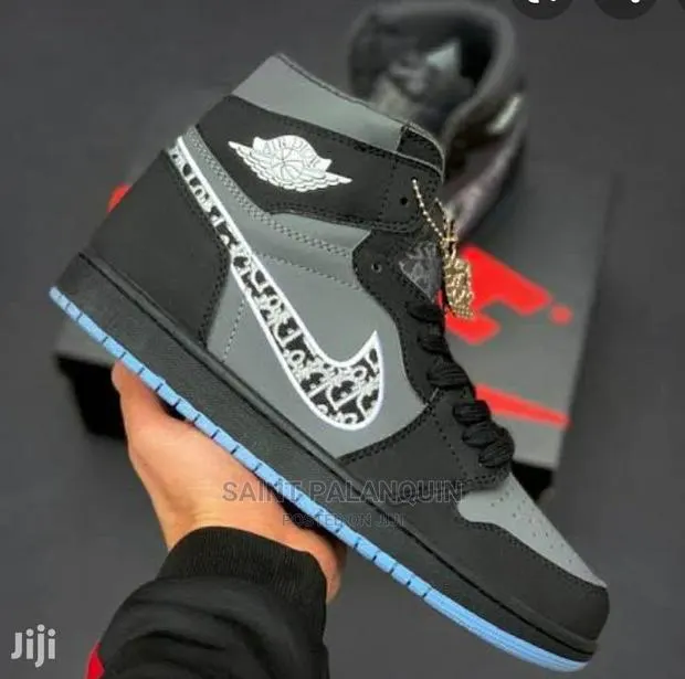 Jordan 1 Dior · Photo 1