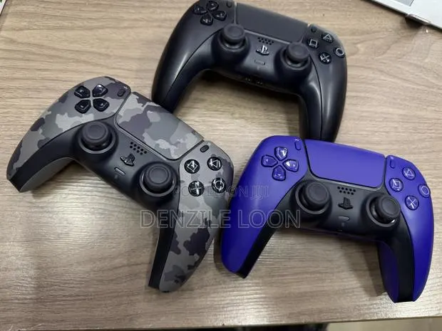 Ps5 Controllers · Photo 1
