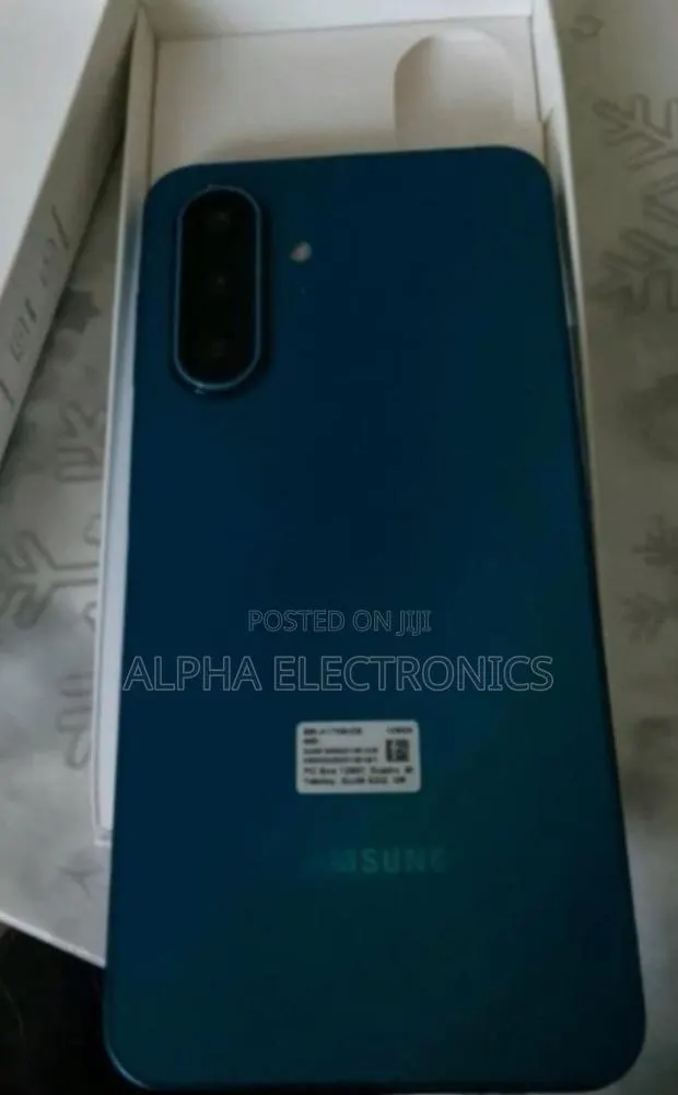 New Samsung Galaxy A17 5G 256 GB Blue · Photo 1