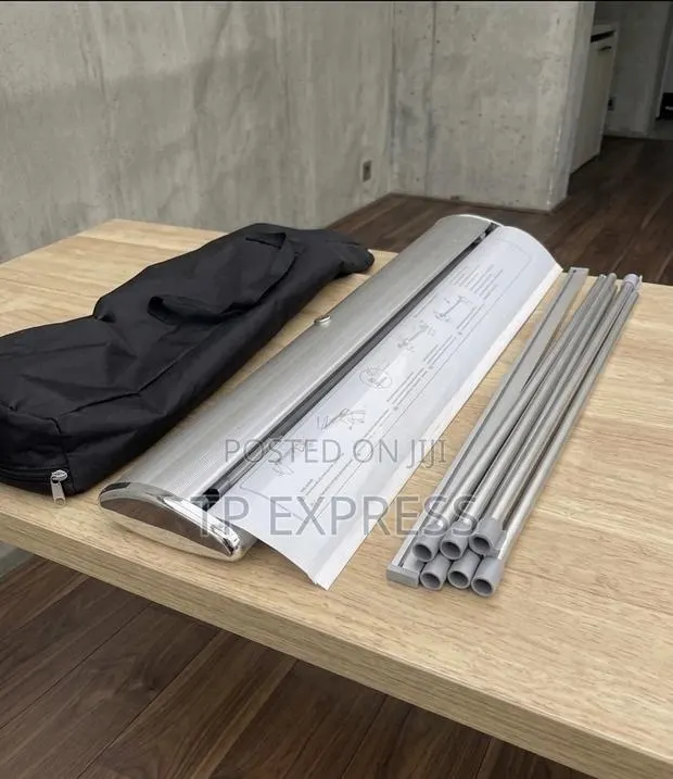 Roll Up Banner 85cm X 200cm / Pull Banner Machine · Photo 1