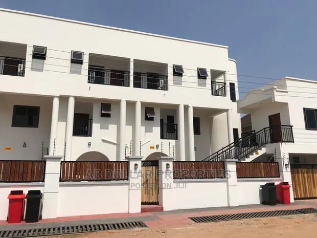 Furnished 2bdrm House in Baatsona Total for rent