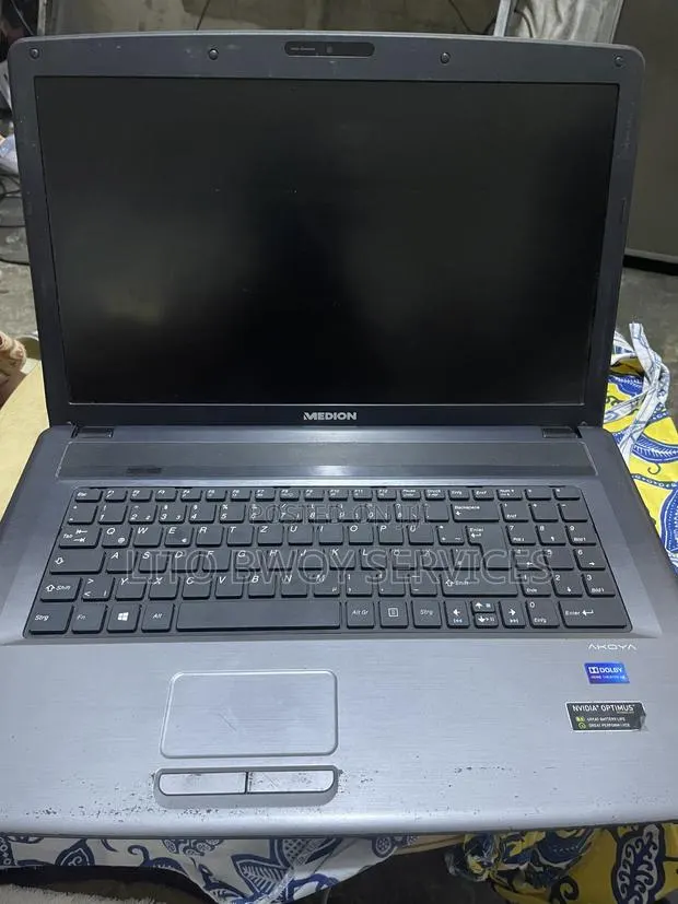 Laptop Medion 8GB Intel Core i5 HDD 750GB · Photo 1