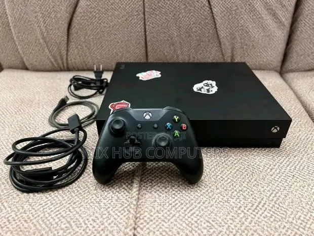 Xbox One X With 16games · Photo 1