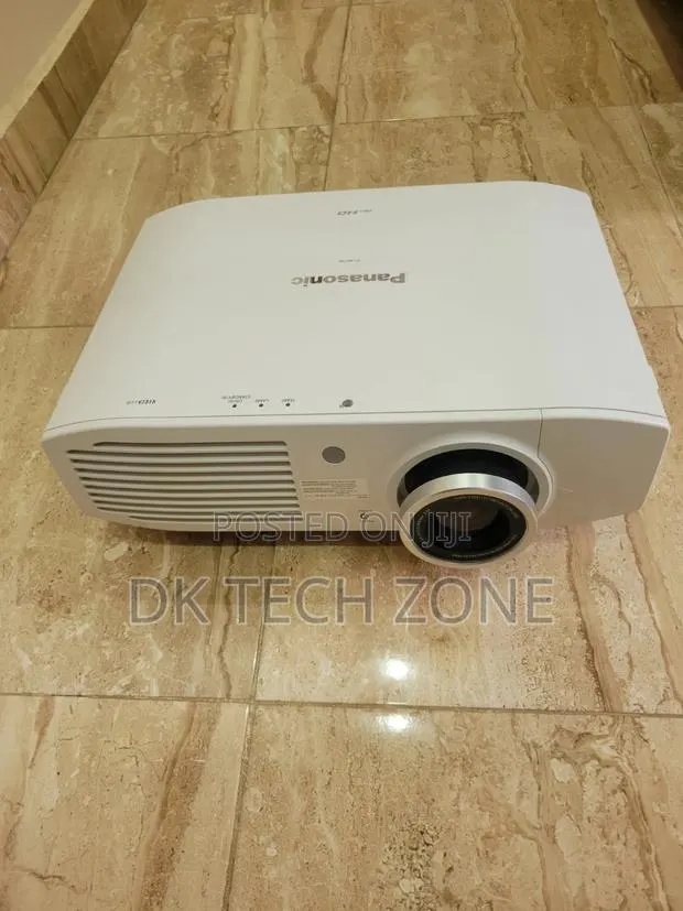 Panasonic LCD Projector · Photo 1
