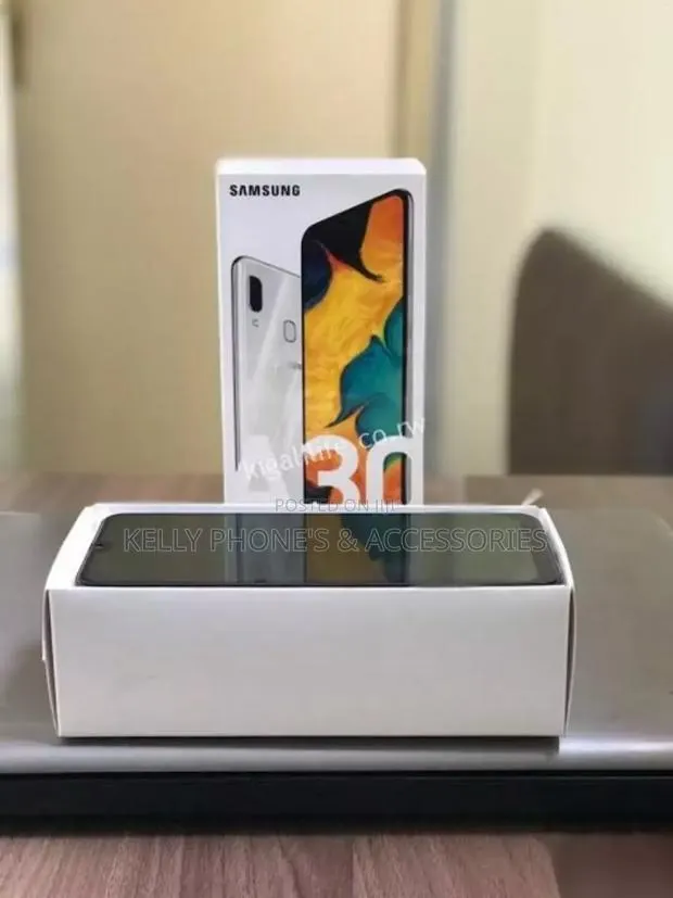 New Samsung Galaxy A30 64 GB Black · Photo 1