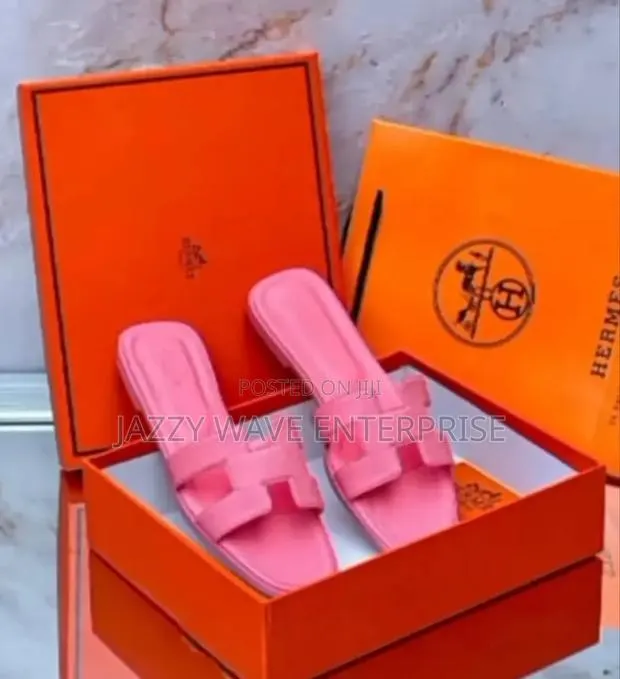 Hermes Slipper · Photo 1