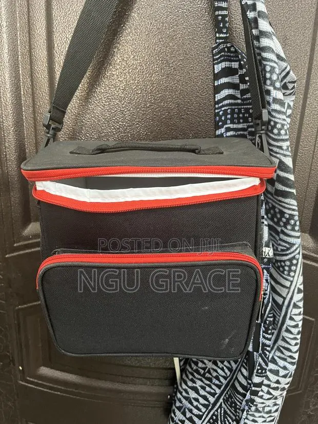 Durable Lunch Bag · Photo 1