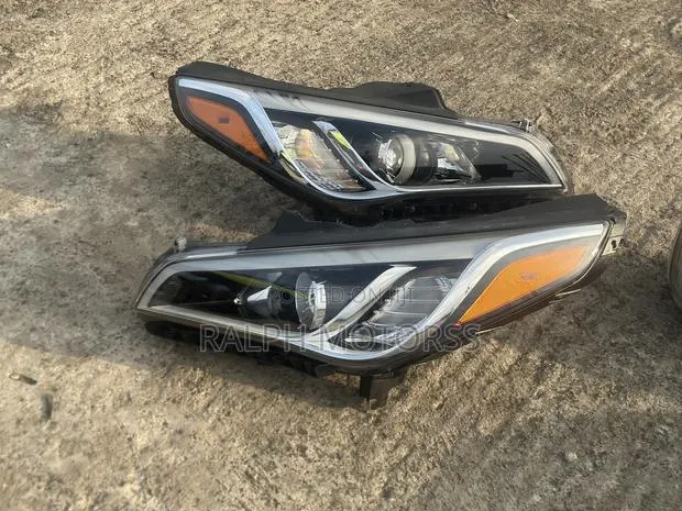 Hyundai Sonata 2016 Headlights Pair · Photo 1